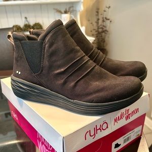 Ryka Black Water-Repellent Wedge Ankle Boot - Niah Animal Size 9
